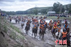 中华民族大赛马2019传统耐力赛在河北丰宁扬鞭开跑