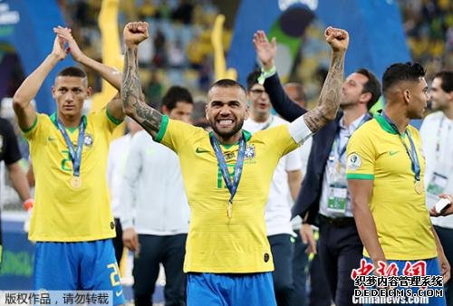 美洲杯的夺冠，可以让巴西人感到欣慰，但他们距离复兴还有很远。