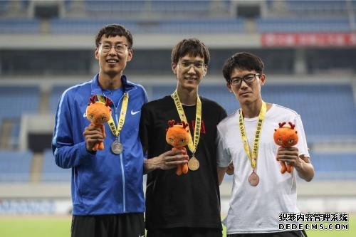 王宇以2米28的成绩轻松获得了男子跳高冠军。图片来源：组委会供图
