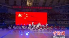 128支队伍齐聚中国北疆赛“冰球”